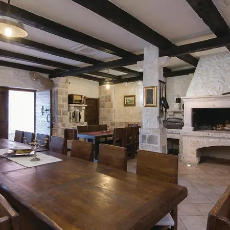 Appartement Beautiful In With Kitchen