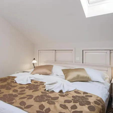 Beautiful In With Kitchen Appartement *